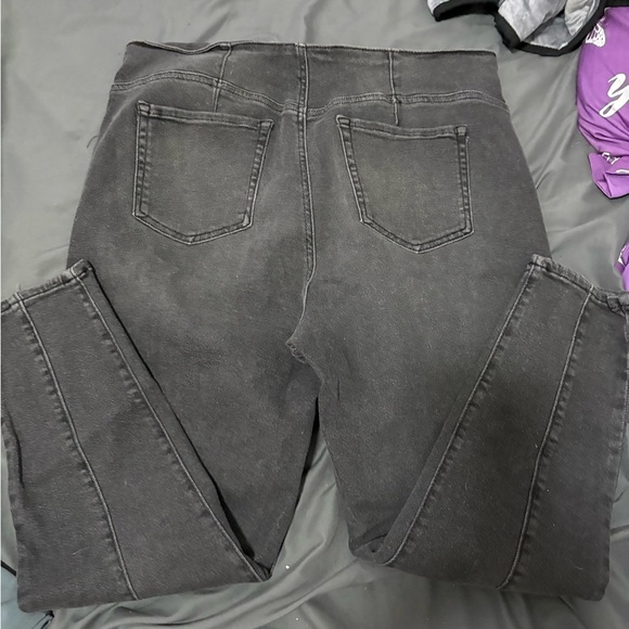 No Boundaries High Rise Black Jeans - Picture 2 of 5